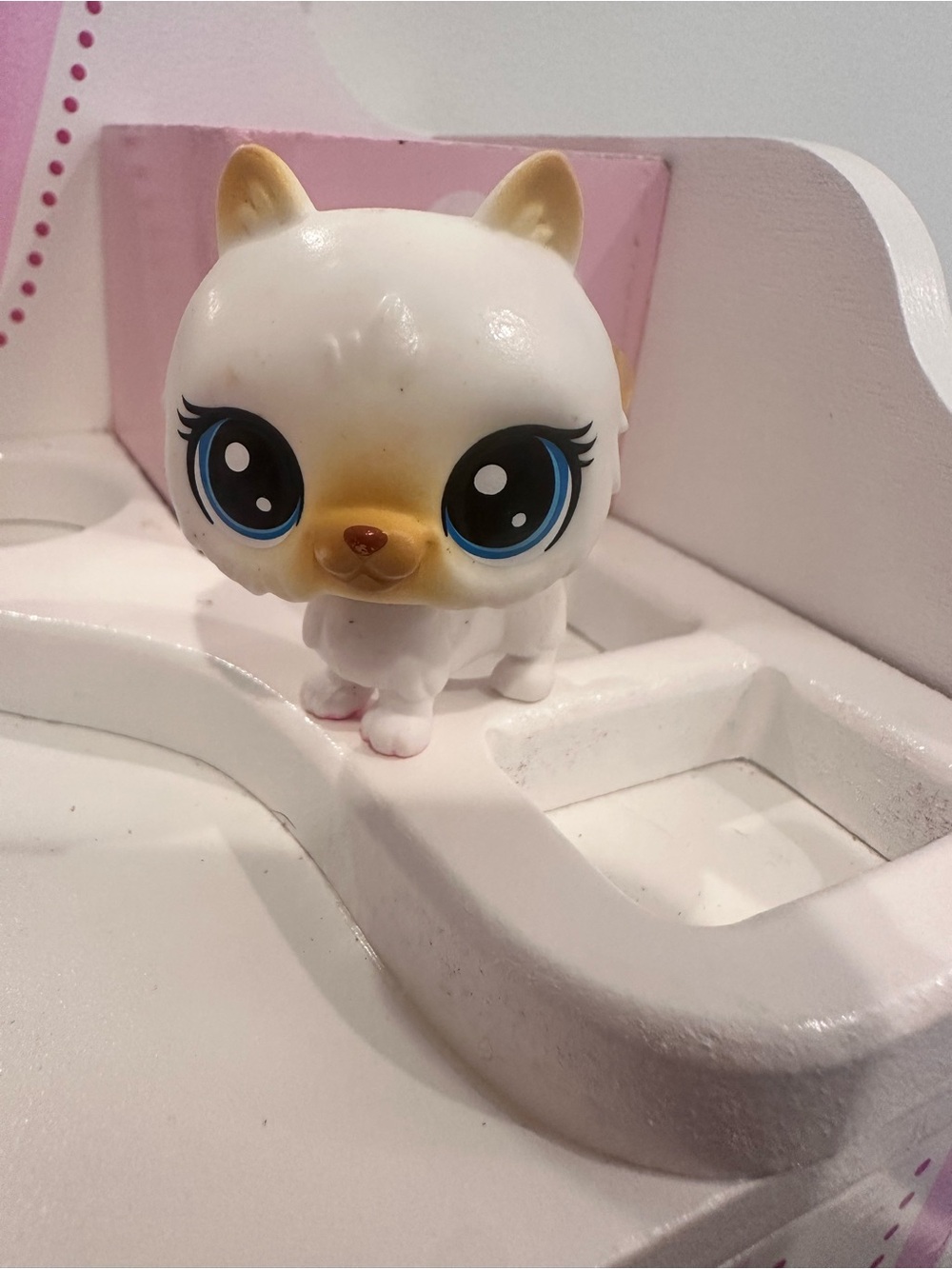 Littlest Pet Shop Tan White Himalia Cattrick Blue Eye Himalayan Cat LPS #1-104
